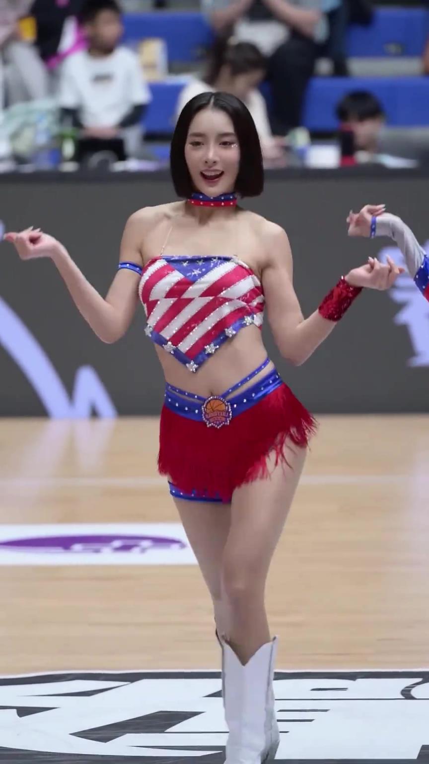 太離譜了 ！幾乎是完美女人！